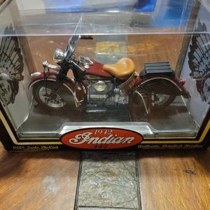 1942 Indian Motorcycle 1:10